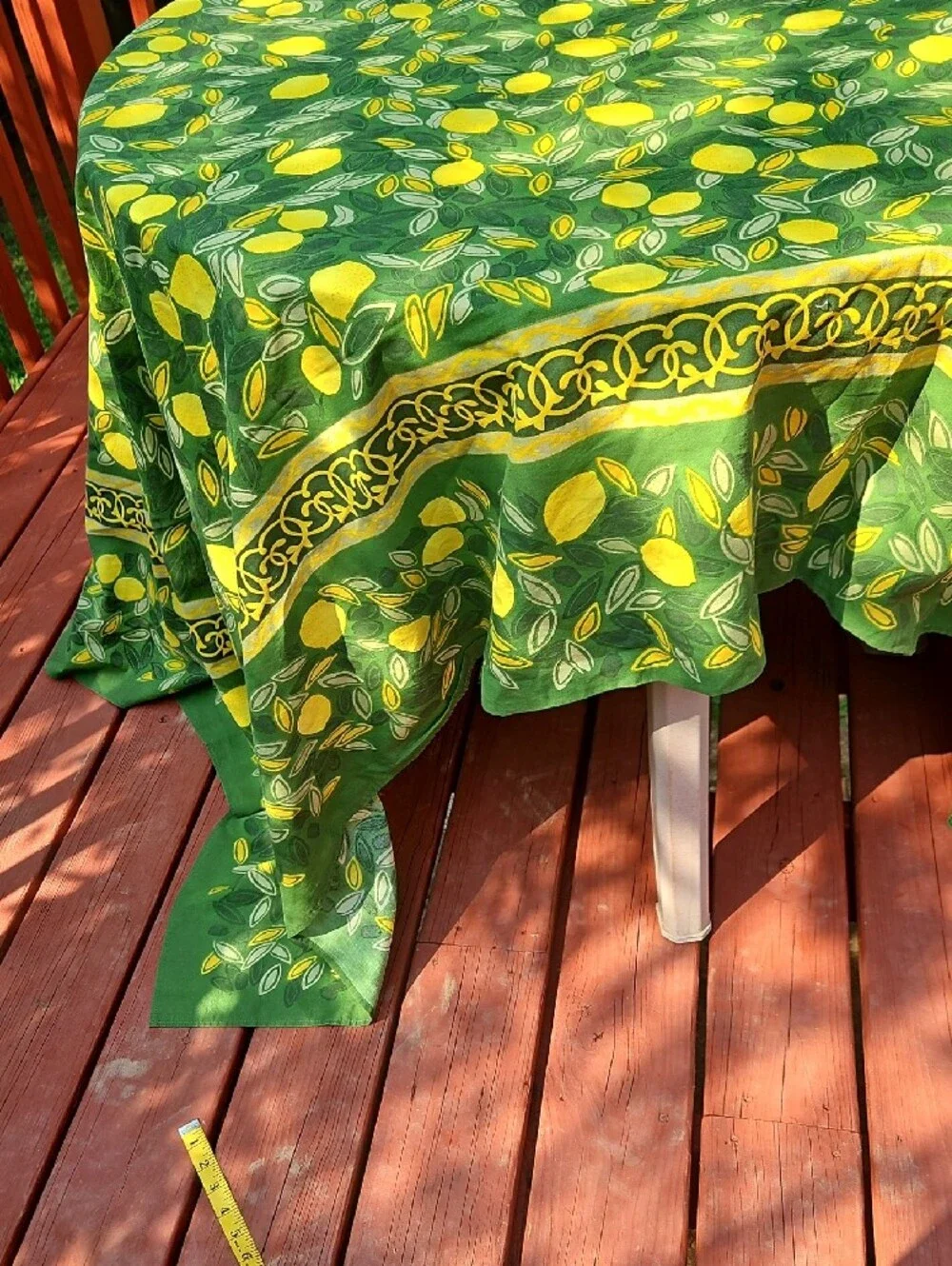 NEW Food Network Yellow Lemon Print on Green Tablecloth with Decorative Border